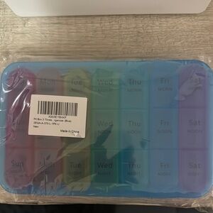 NWOT weekly pill case